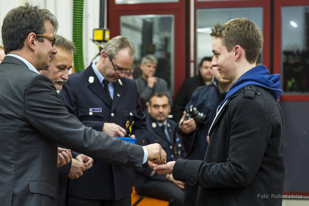 2015-12-10_45_feuerwehr_jugend-wissenstest-verleihung-durch-landrat-karmasin